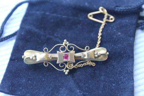 Vintage Gold Brooch with Ruby Stone - 9ct.