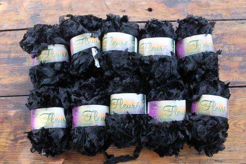 Fleur Ribbon Wool 10 Balls Black Number 4