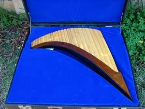Roberto Pan Pipes Maestro '94 in Case