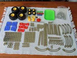 Mecanno Type Building Set