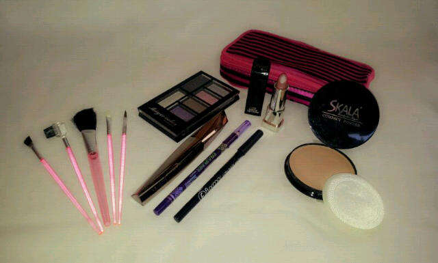 Make up Bag set!! Great Buy!!
