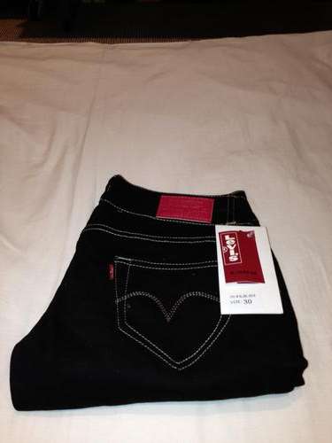 LADIES LEVIS SKINNY JEAN W30