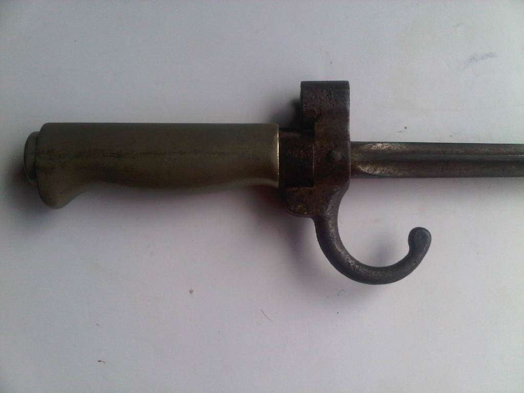 SQUARE PIONTED TYPE BAYONETTE