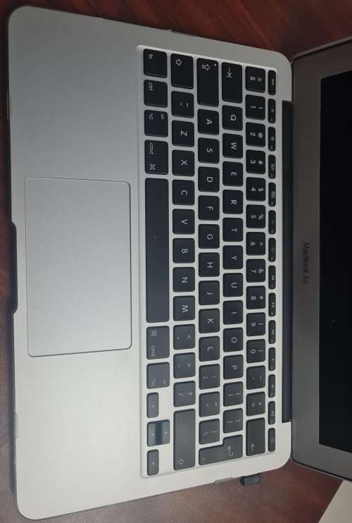 APPLE MACBOOK AIR 11` - 2015 MODEL - MONTERY OS - PRISITNE CONDITION