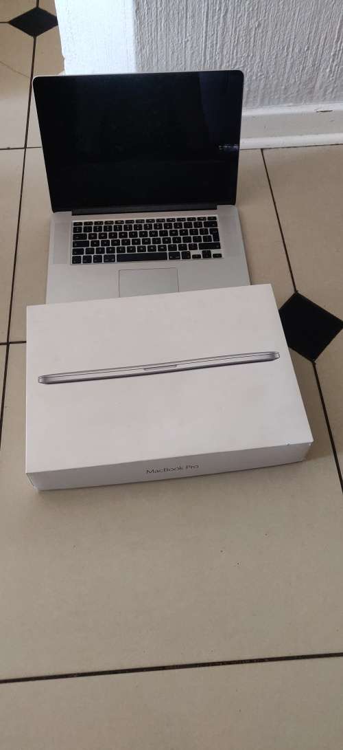 MacBook Pro 15 inch Retina 2015, Core i7, 16GB RAM, 256GB SSD