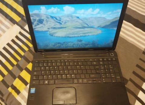 #FREE DELIVERY# BACK TO SCHOOL GIVEAWAY TOSHIBA LAPTOP