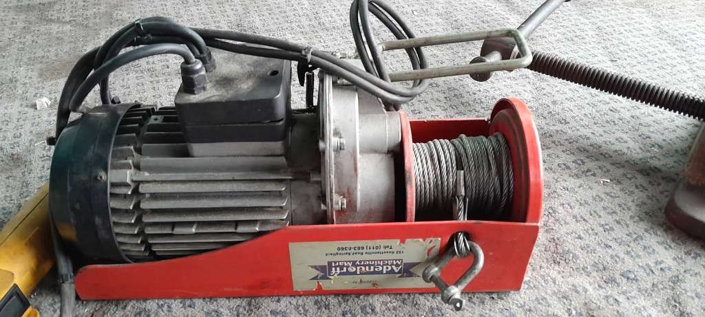 ADENDORFF P400A ELECTRIC HOIST