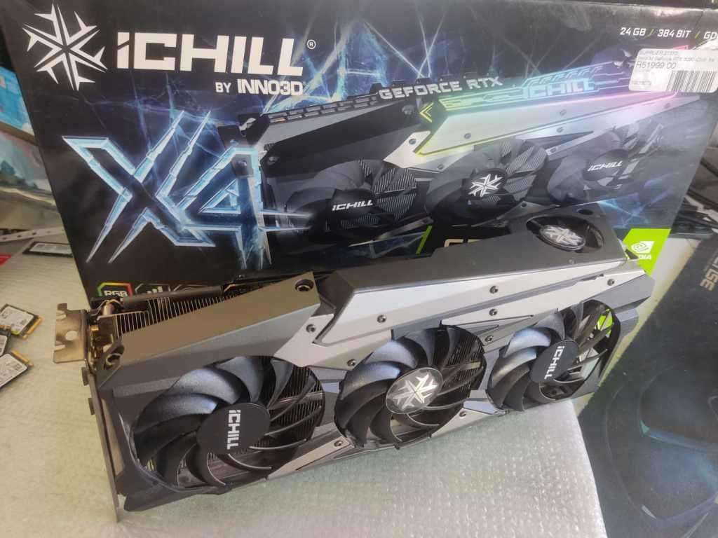 RTX 3090 24GB - inno3d iChill x4