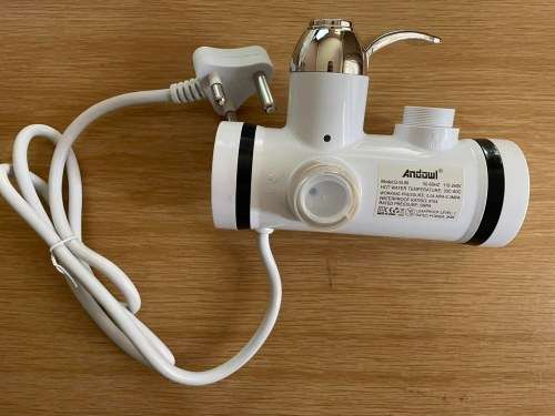 INSTANT ELECTRIC HEATING WATER FAUCET WITH HANDHELD SHOWERHEAD - WALL MOUNT