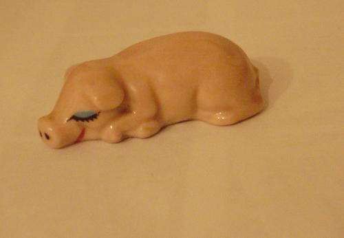 1984 Wade Piggy  - Happy family series