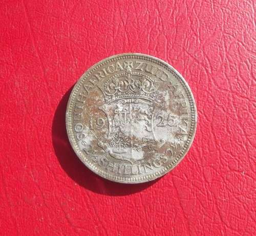 VERY SCARCE 1925 UNION HALF CROWN.