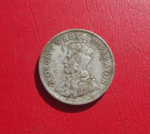 VERY SCARCE 1925 UNION HALF CROWN.