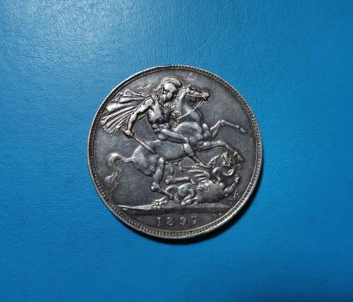 1897 SILVER VICTORIA CROWN WITH EDGE LETTERING. LX. 28.28 GRAMS OF 92.5% SILVER.