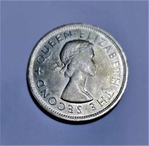 SOUTHERN RHODESIA 1953 SILVER CROWN. MINT STATE.
