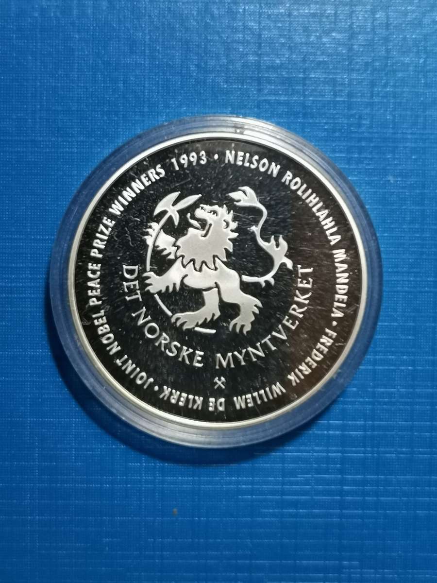 MANDELA NOBLE PRICE WINNER 1 OUNCE SILVER MEDALLION. MINT OF NORWAY.
