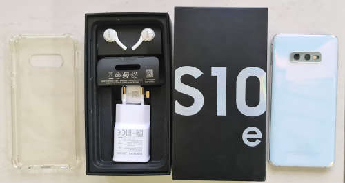 SAMSUNG GALAXY S10e - LIKE NEW, BOXED