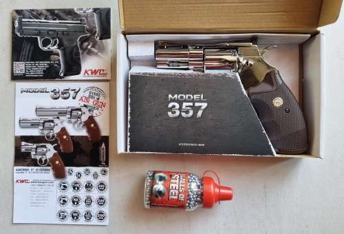 MODEL 357 FULL STEEL CO2 BB REVOLVER - NEW -BOXED