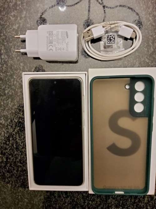 SAMSUNG S21 FE Dual Sim - NEW CONDITION - BOXED