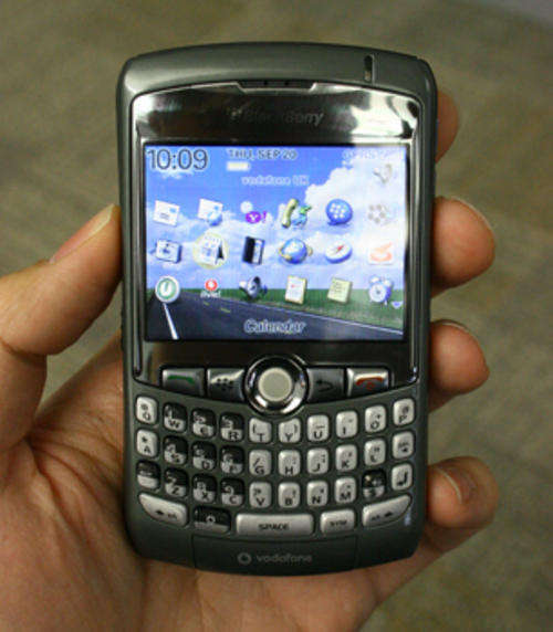 BlackBerry 8310 - LIKE NEW CONDITION - WITH THE BOX