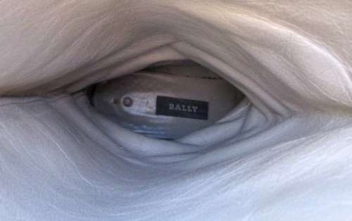 BALLY GENUINE LEATHER KNEE HIGH BOOTS Size 6 WELL WORN