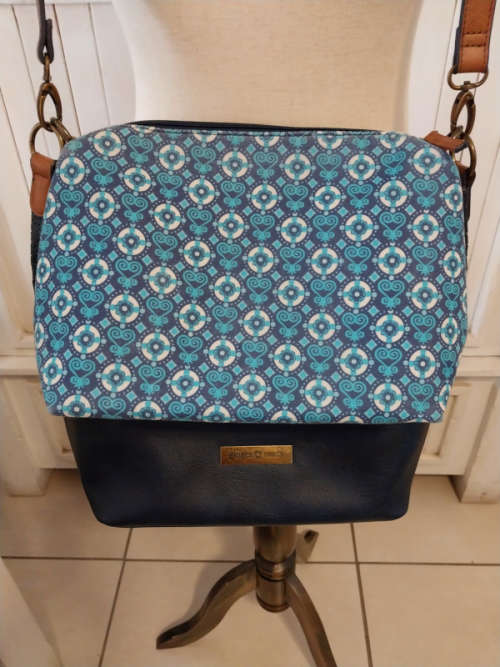GINGER MARY SHOULDER BAG (DARK BLUE)