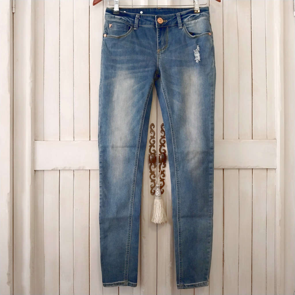 FOSCHINI NEWS DENIM LOW-RISE SKINNY STRETCH JEANS - MEDIUM WASH