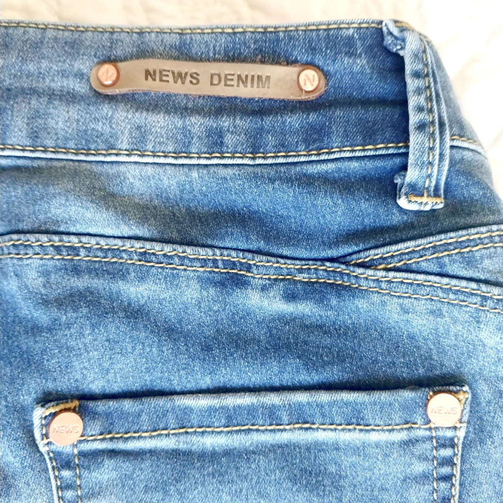 FOSCHINI NEWS DENIM LOW-RISE SKINNY STRETCH JEANS - MEDIUM WASH