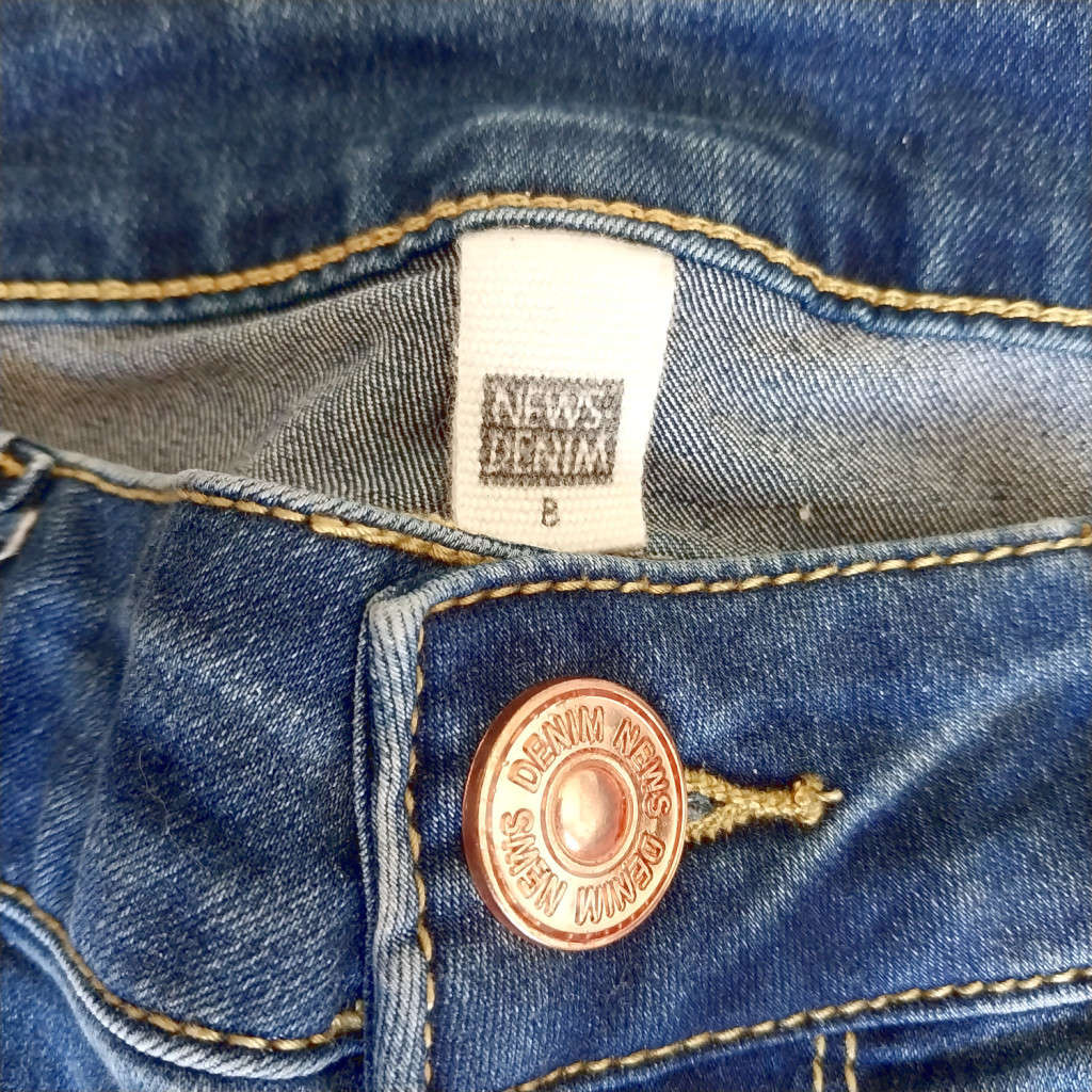 FOSCHINI NEWS DENIM LOW-RISE SKINNY STRETCH JEANS - MEDIUM WASH