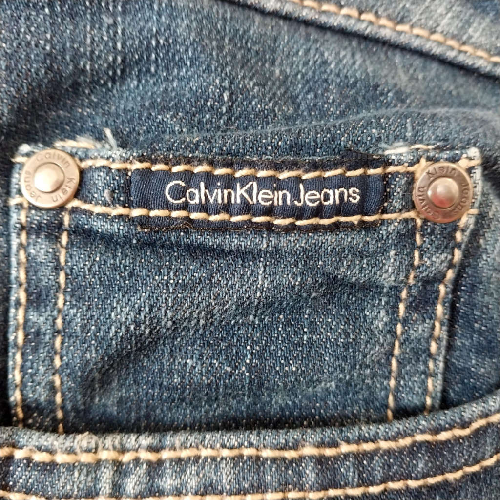 CALVIN KLEIN MID-RISE STRETCH RELAXED STRAIGHT LEG JEANS W30 - VINTAGE WASH