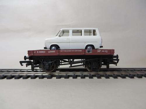 Bachmann-Branchline 33-410 1 Plank Lowvit Wagon in BR Brown with Ford Transit Van in OO Gauge
