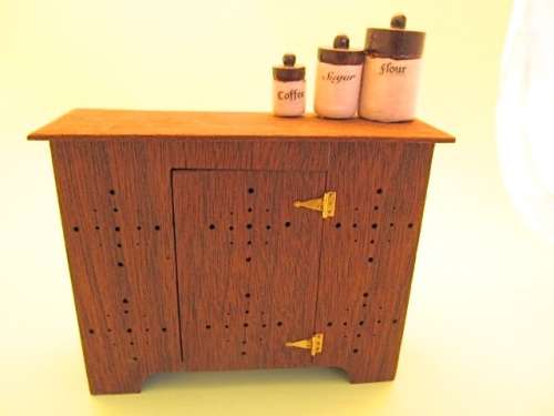 Dollhouse Miniature 1:12" Tudor style food storage cupboard - stunnimg