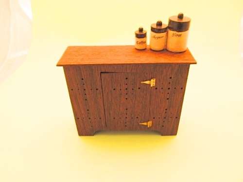 Dollhouse Miniature 1:12" Tudor style food storage cupboard - stunnimg