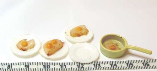 Miniature Dollhouse 1/12" scale - 4 plates and metal frying pan with eggs (eggs handmade)