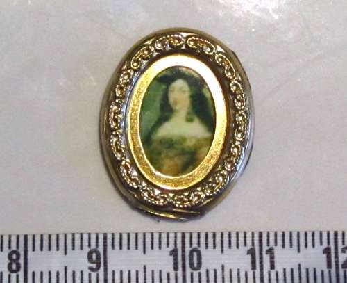 Miniature Dollhouse 1/12"  scale - tiny picture frame - metal