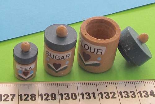 Miniature Dollhouse 1/12" - wooden kitchen canisters