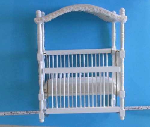 Miniature Dollhouse 1/12"  scale - stunning cot with canopy - side moves down