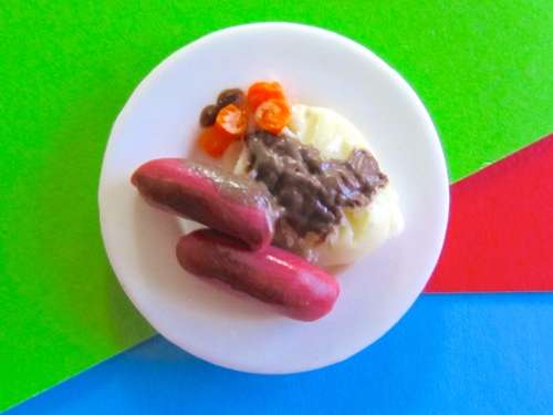 Miniature Dollhouse 1/12" scale - plate of food - sausage and mash with carrots