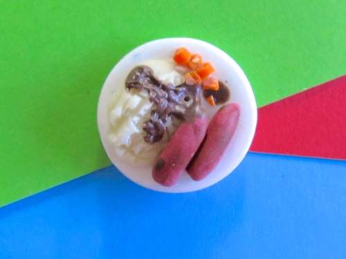 Miniature Dollhouse 1/12" scale - plate of food - sausage and mash with carrots
