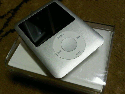 iPod Nano 4Gig - Immaculate condition