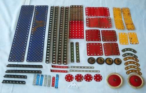 MECCANO-SELECTION OF 50 PIECES-GOOD CONDITION