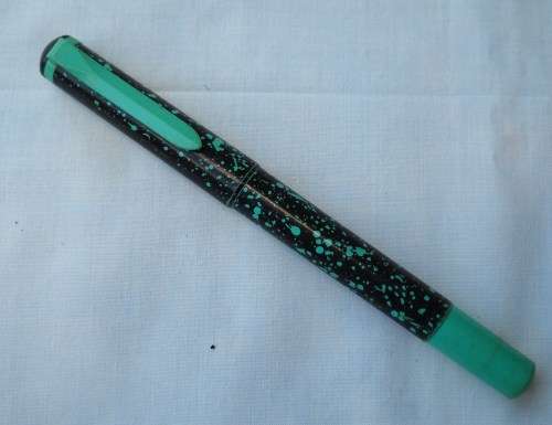 PELIKAN FOUNTAIN PEN-BLACK & GREEN-VERY GOOD CONDITION
