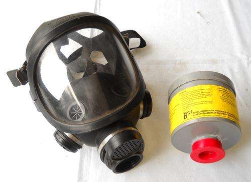 VISPRO-FULL FACE-MILITARY GAS MASK WITH CANISTER-EXCELLENT CONDITION-MADE IN GERMANY
