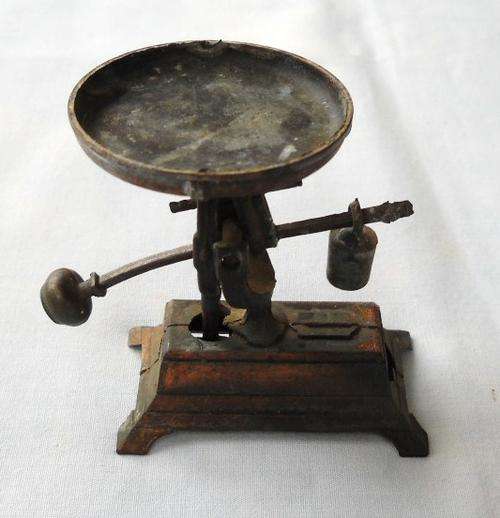 METAL PENCIL SHARPENER-MINIATURE MODEL SCALE-VERY GOOD CONDITION