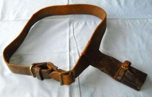 WWI / WWII-LEATHER BELT WITH BAYONET POUCH-GOOD CONDITION