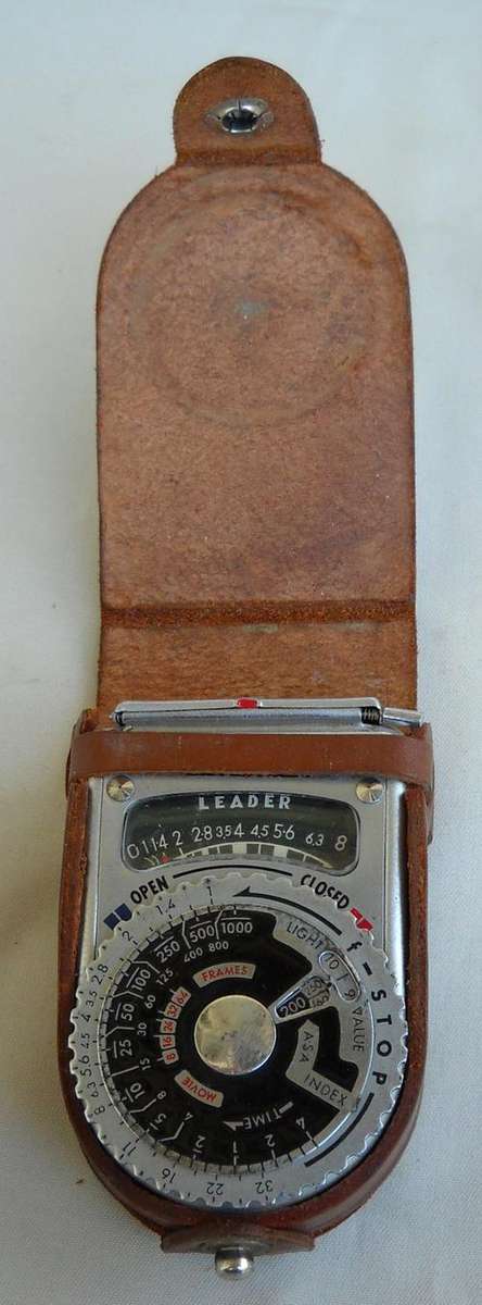 SEKONIC LIGHT / EXPOSURE METER with BROWN LEATHER POUCH-EXCELLENT CONDITION