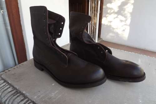Pair of SADF Genuine leather boots issued 1992 Size 13 by DWS - Waytread. As new