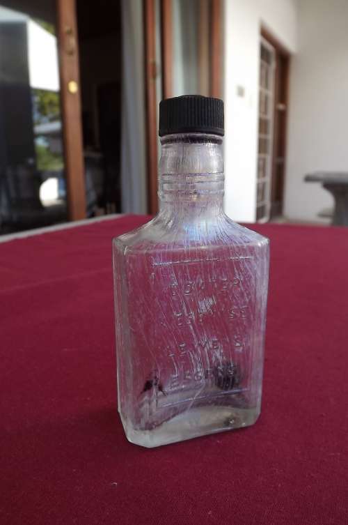 'Dokter Kiesow se Lewens Essens" bottle.Height 9.5 cm