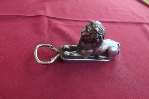 Metal vintage bottle opener in shape of a Lion.Good condition.Lion 9cm