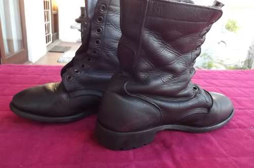 Pair of SADF brown genuine leather boots in size 9.Army size 277. By D.W.S from the 2009 issue