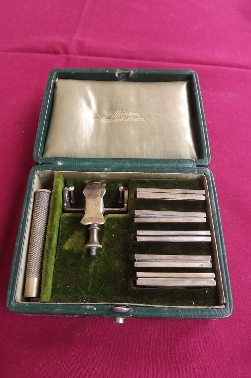 Wilkenson 1907 Pall Mall safety Razer 7 day set in excellent condition